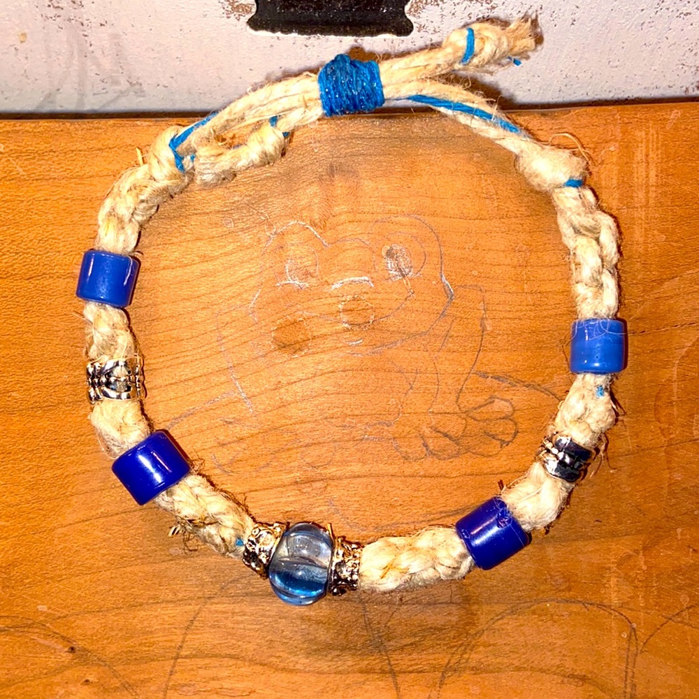 Braided bracelet with glass beads